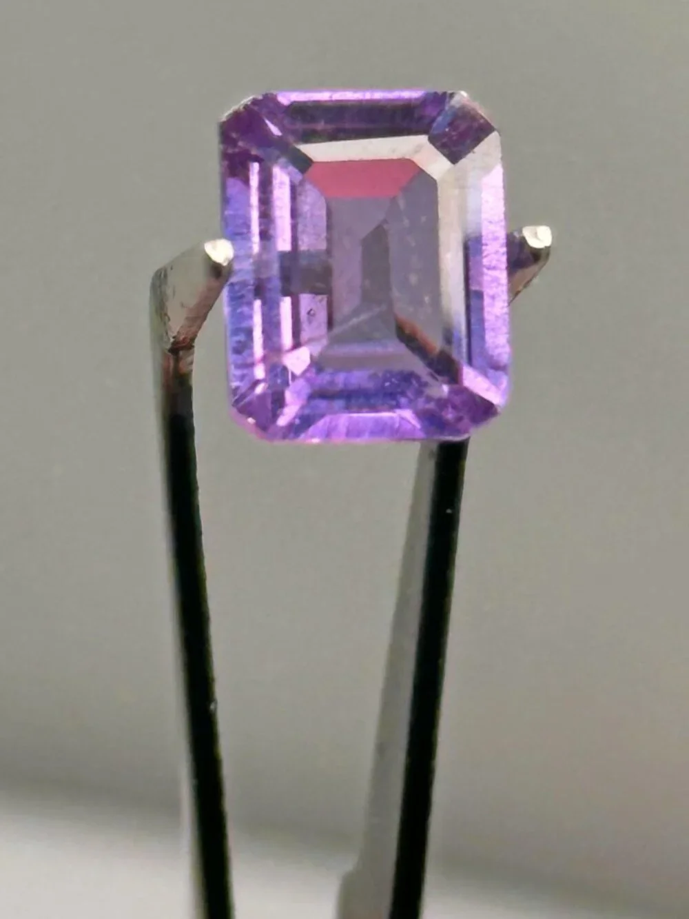Color Changing Alexandrite - Picture 1 of 16
